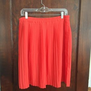 Banana Republic pleated skirt